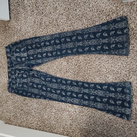 Free people flare jeans - Picture 2 of 10